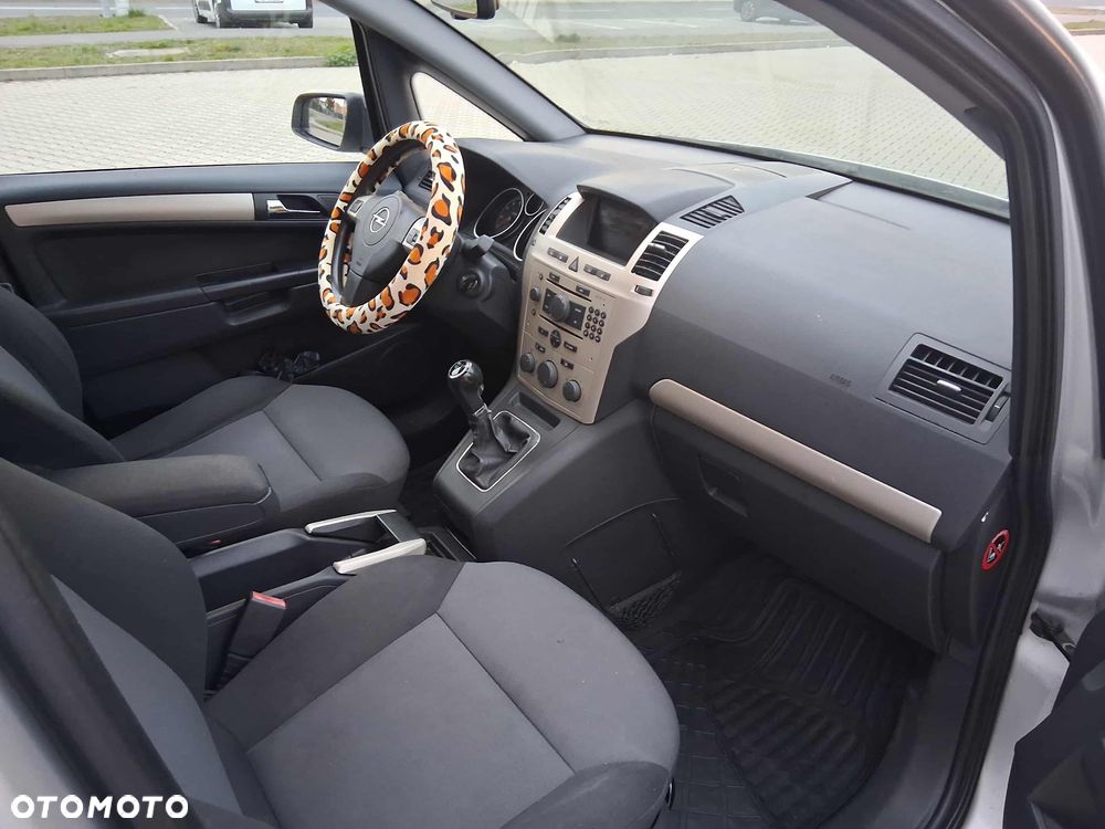 Opel Zafira 1.6 - 7