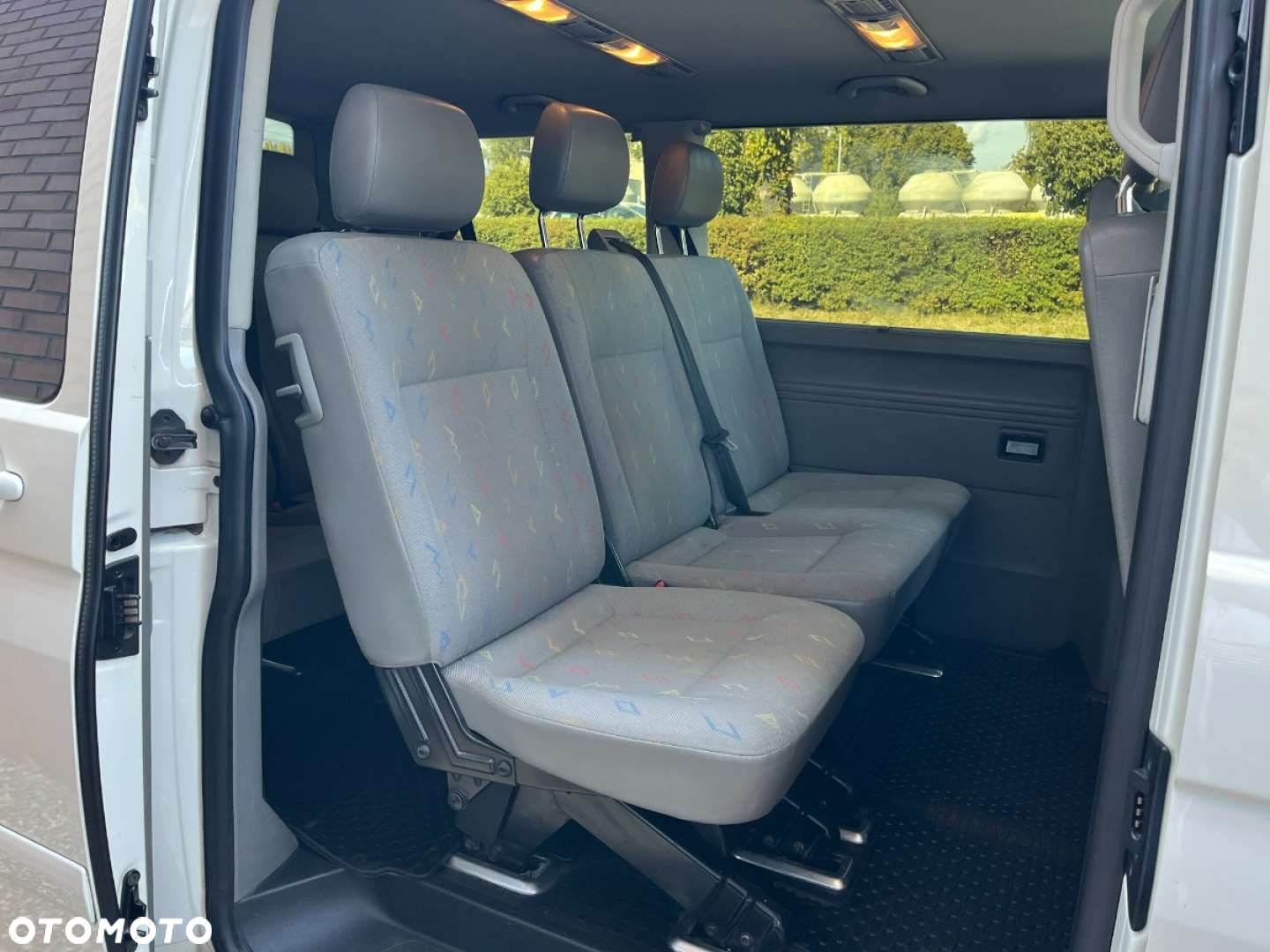 Volkswagen Caravelle - 17