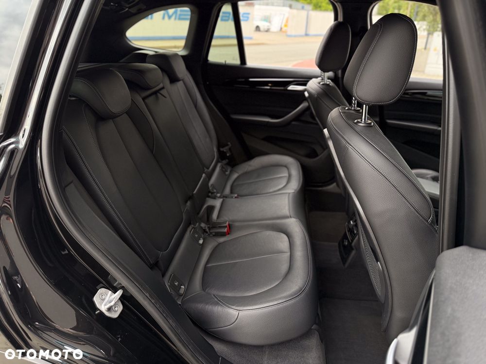 BMW X1 xDrive25d xLine - 24