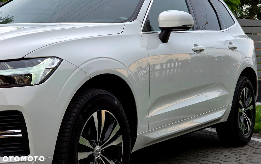 Volvo XC 60 B4 B Momentum Pro - 21