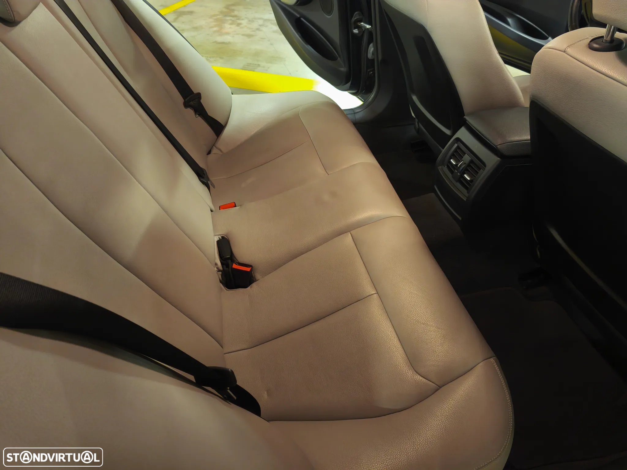 BMW 320 d Auto Line Sport - 21