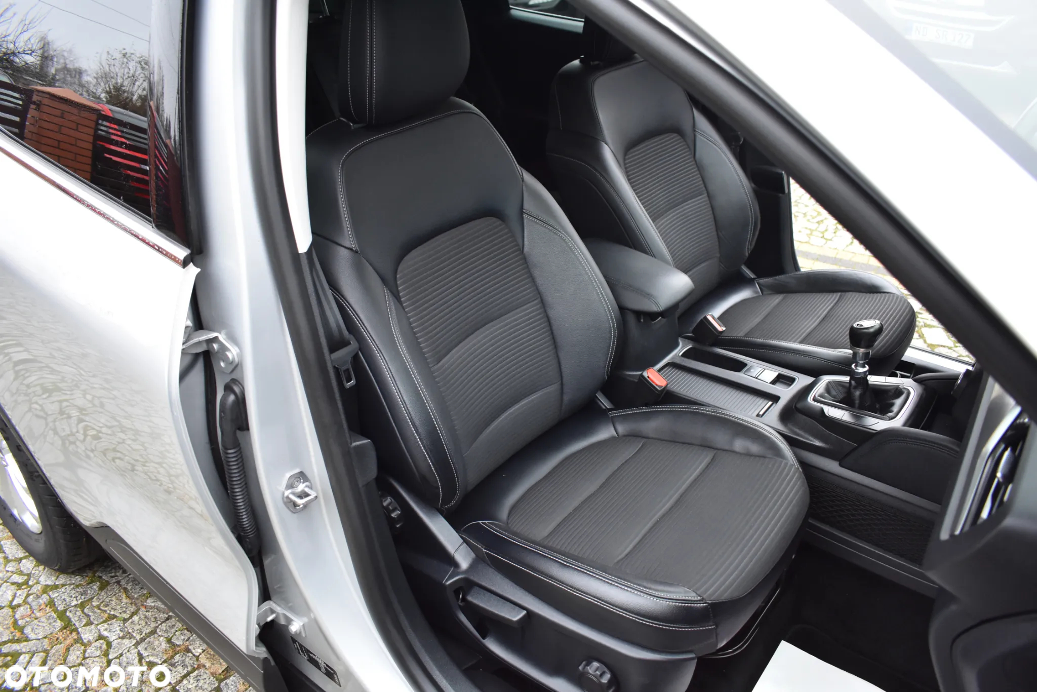 Ford Kuga 2.0 TDCi 2x4 Titanium - 34