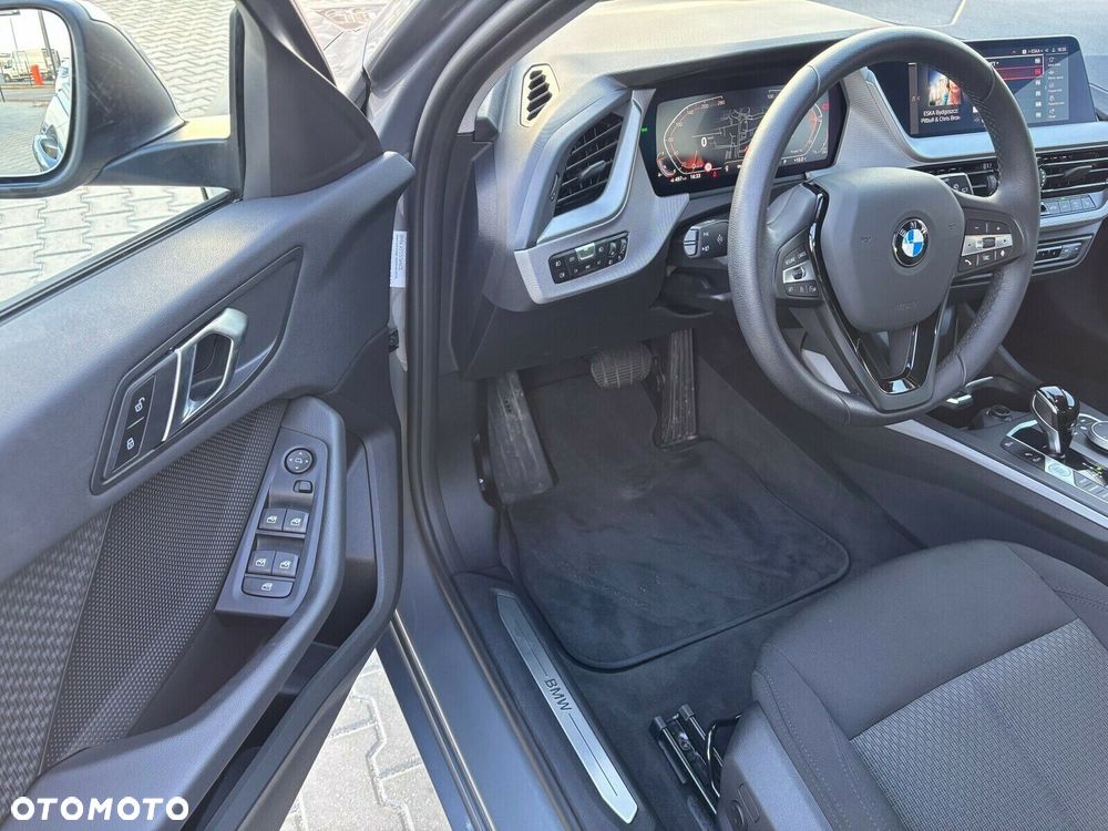 BMW Seria 1 - 22