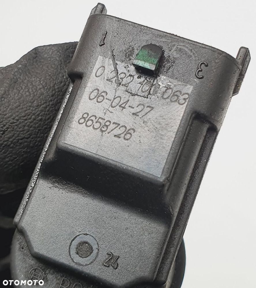 CZUJNIK POŁOŻENIA WAŁKA VOLVO V70 II 2.4 D 8658726 - 4