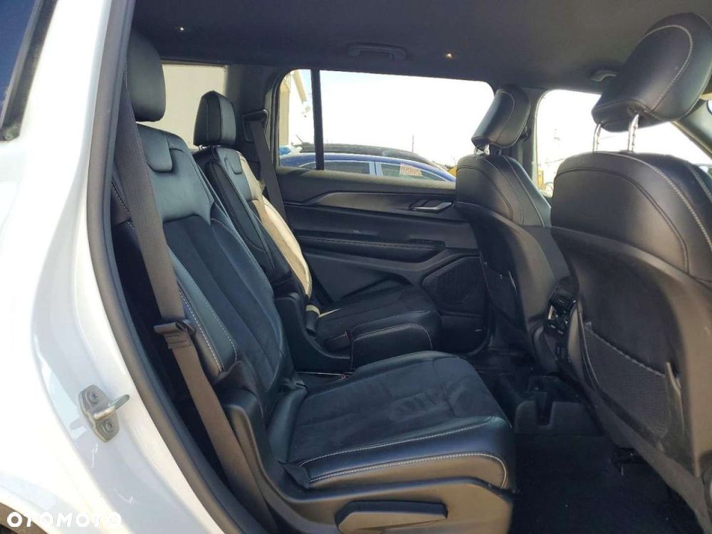 Jeep Grand Cherokee - 10