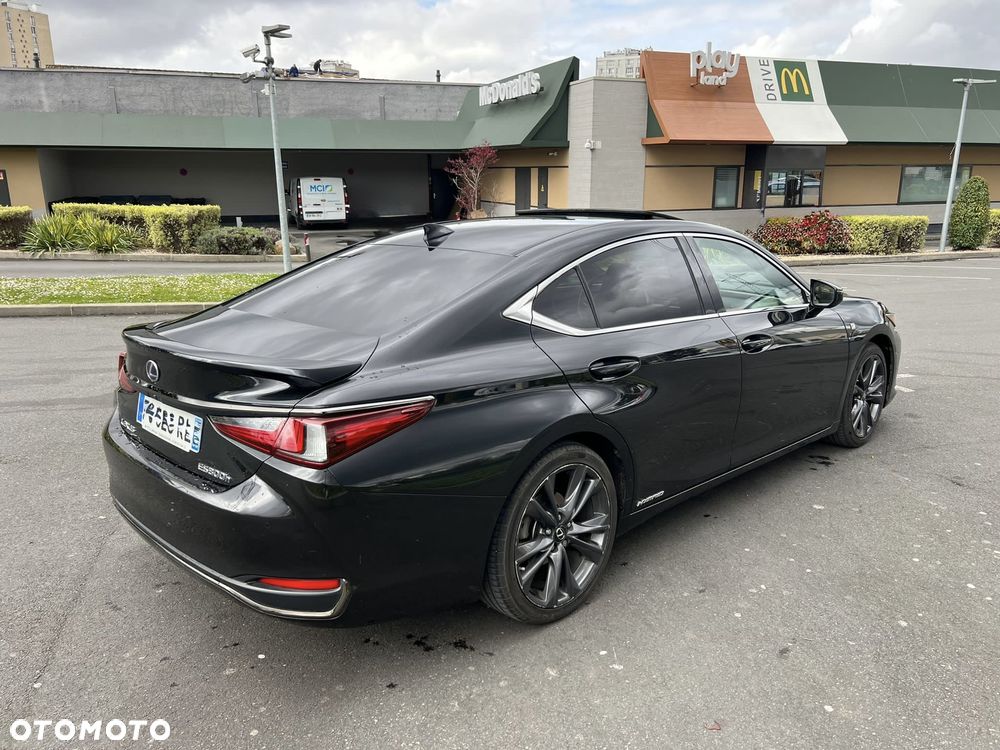 Lexus ES 300h F Sport - 6