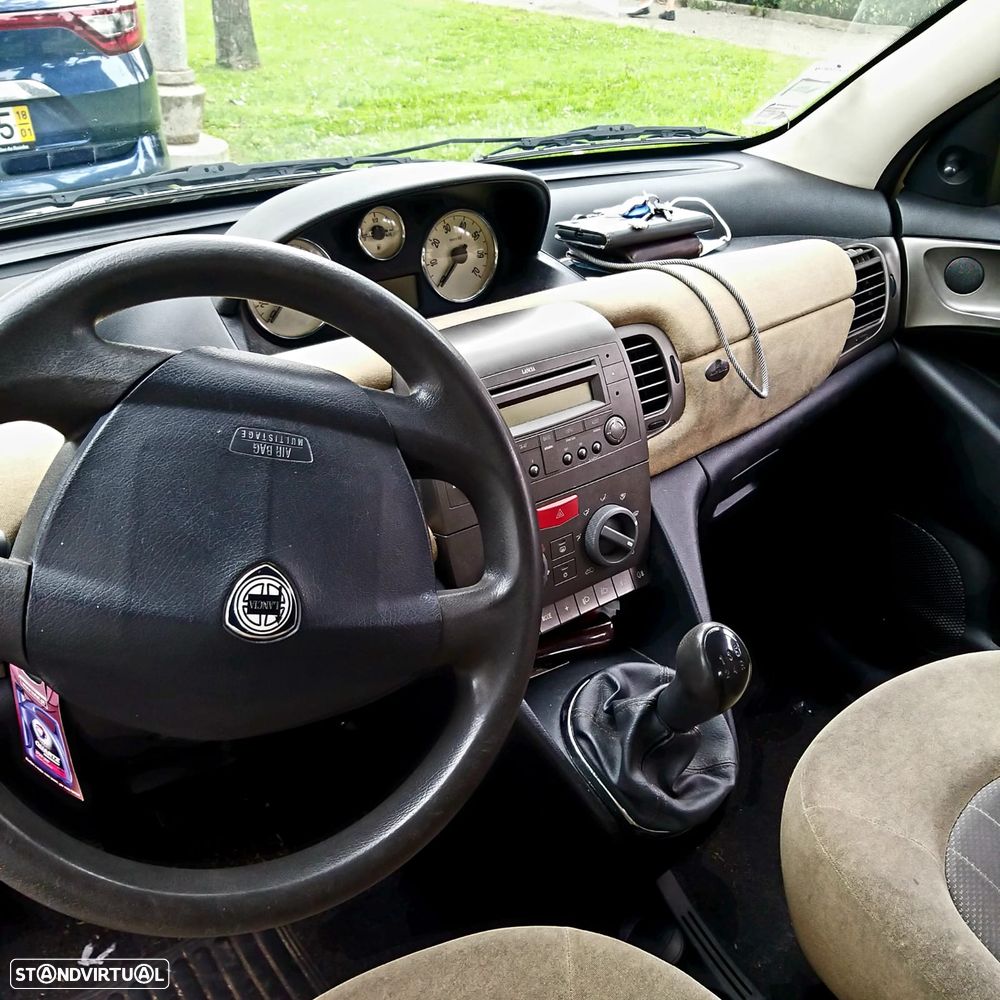 Lancia Ypsilon 1.3 M-jet Platino 4 - 2