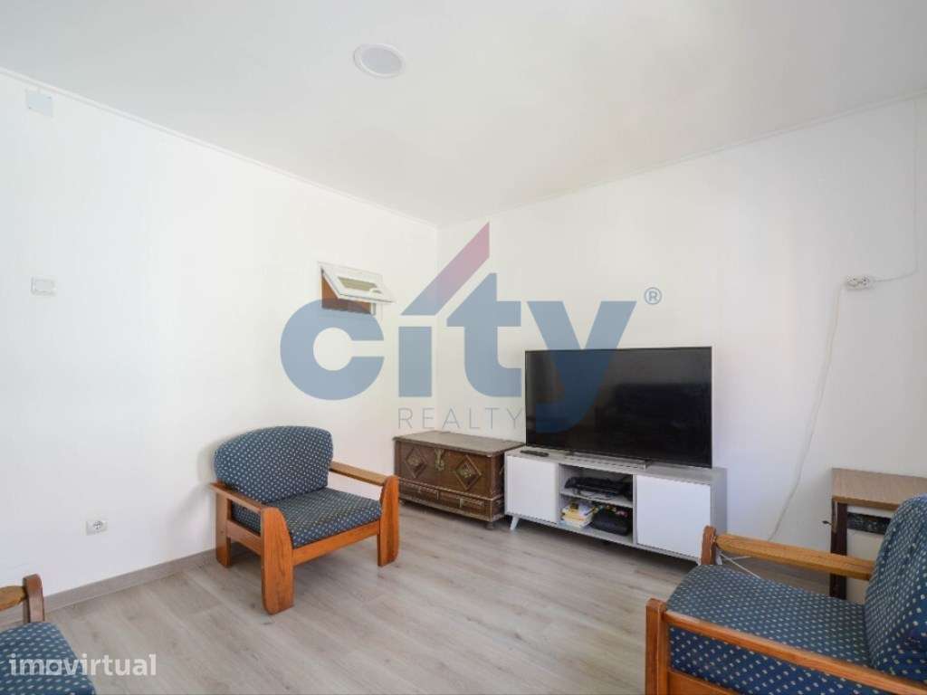 T1+1 Totalmente Remodelado com Varanda e Marquise | Pronto a Habita... - Grande imagem: 2/20