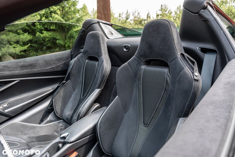 McLaren 720S Spider Performance - 25