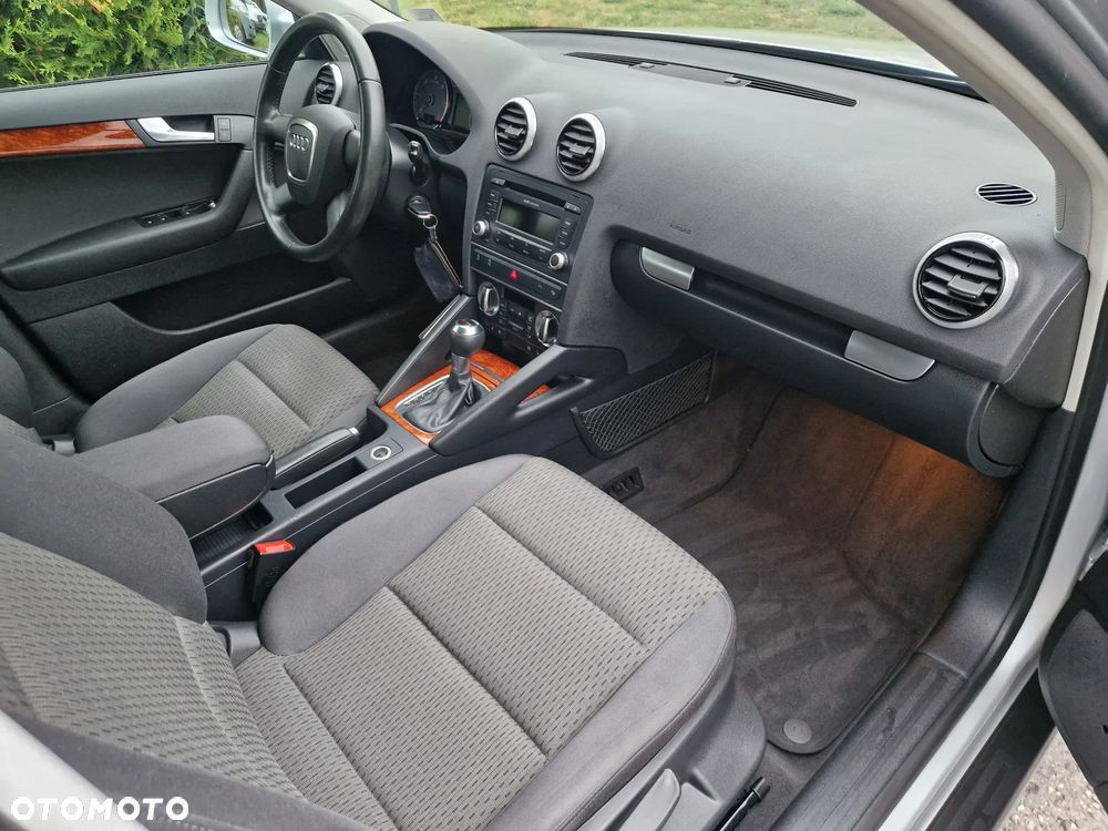 Audi A3 Sportback 2.0 TDI Attraction S tronic - 9