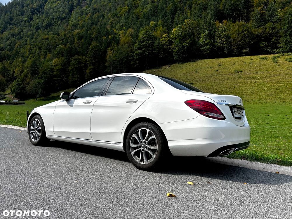 Mercedes-Benz Klasa C 300 7G-TRONIC - 19