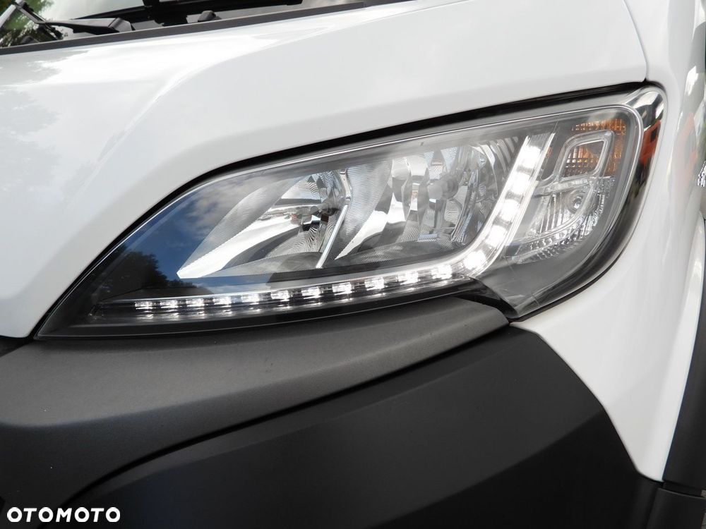 Fiat DUCATO WINDA 8 PALET TEMPOMAT NAWIGACJA LEDY KLIMATYZACJA  130KM - 17