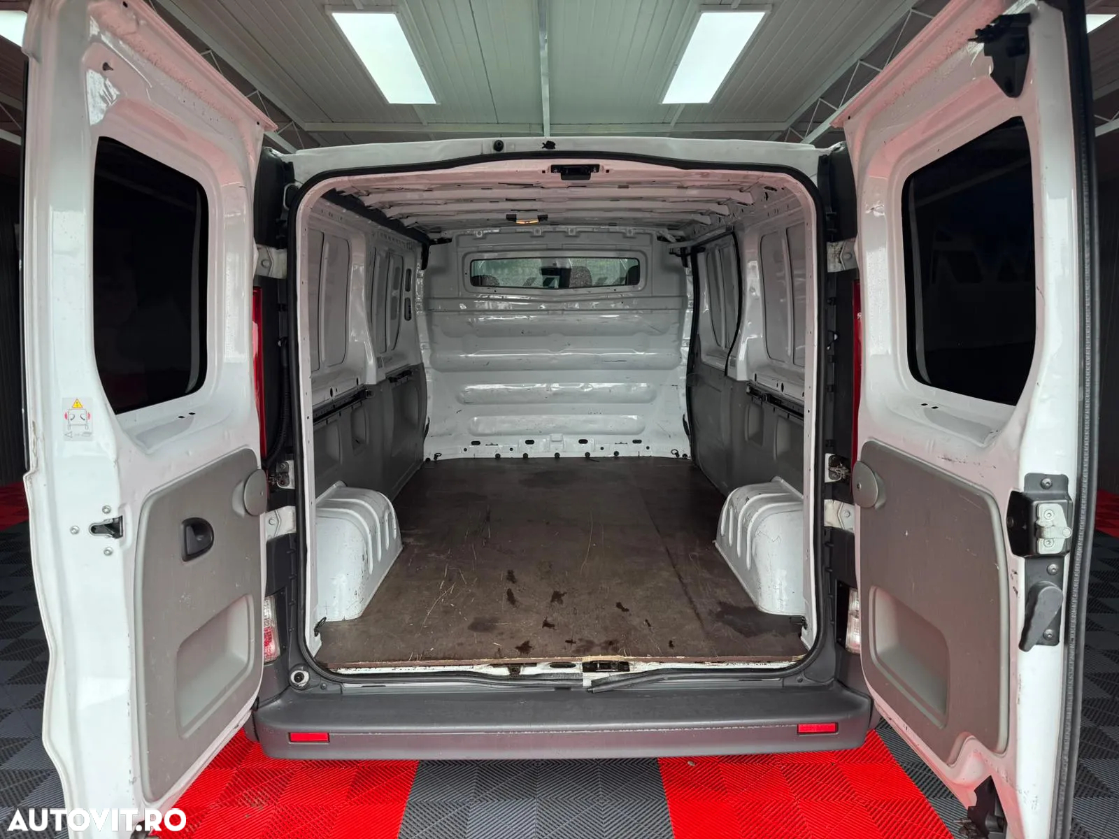 Opel Vivaro - 12