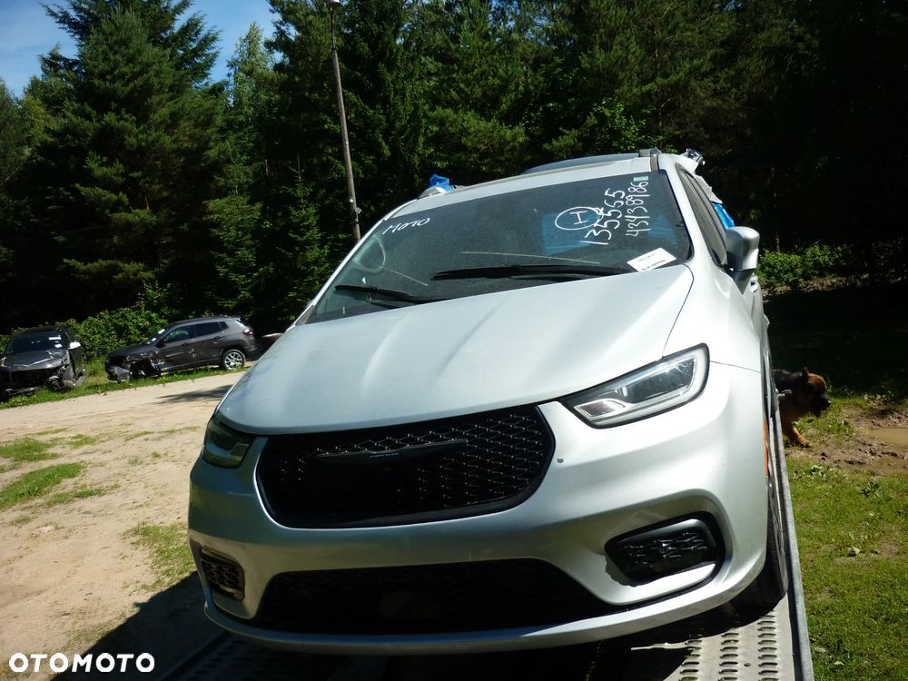 Chrysler Pacifica - 2