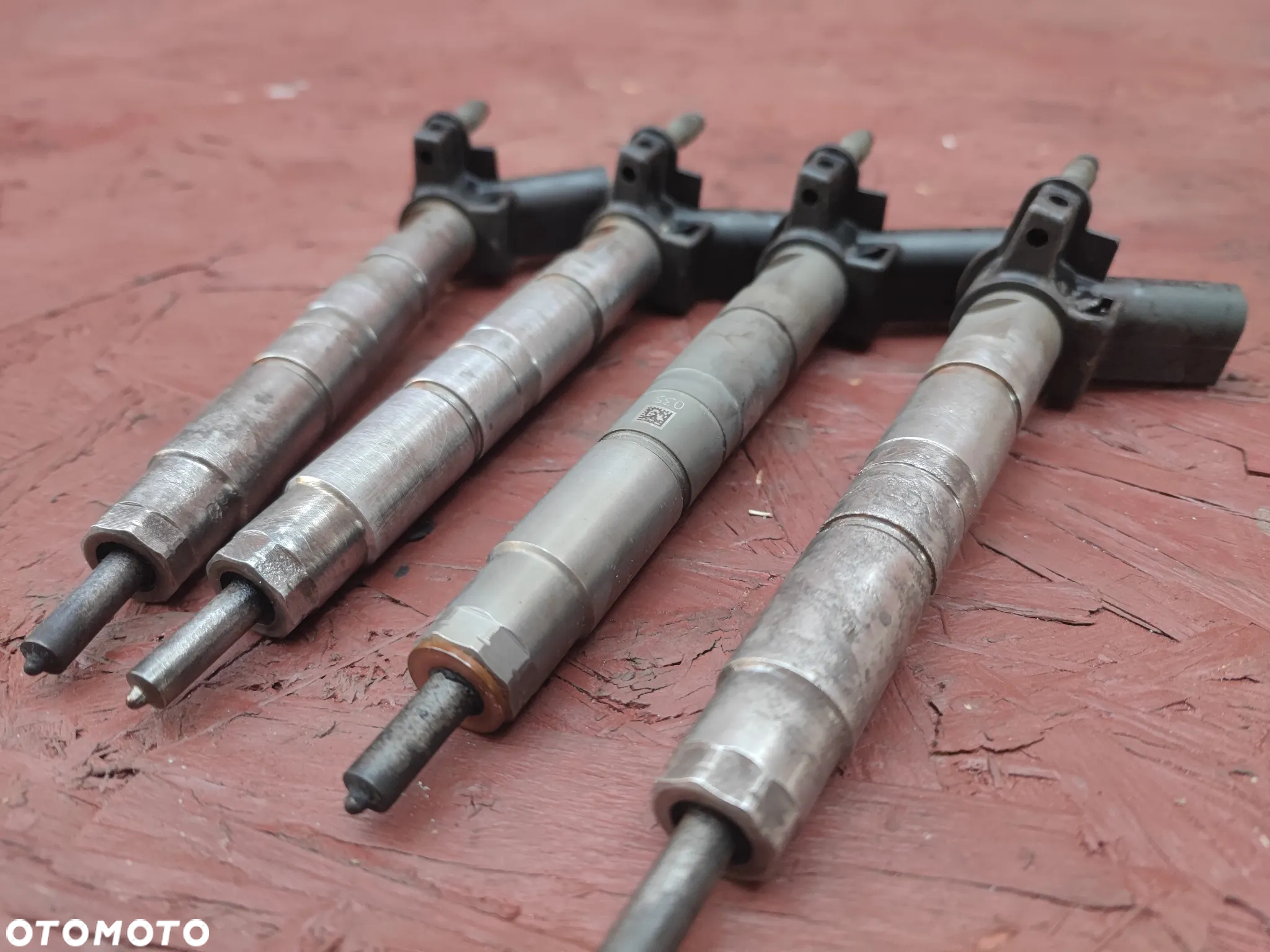 BMW E60LCI / E81 / E82 / E88 / E87 / E90 / E91LCI / E92 / E93 ORYGINALNY WTRYSKIWACZ PALIWA PIEZO / WTRYSKI KOMPLET 4 SZTUKI PIEZO-ELEKTRYCZNYCH DO SILNIKÓW GAMY N47D20 177KM DIESLA O NR. 13 53 7 797 877 - 05 ( 60 ) SPRAWNE W 100% - 6