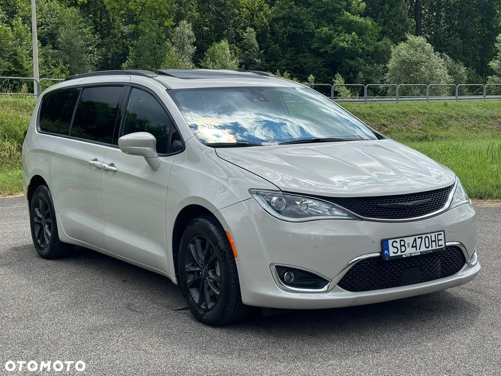 Chrysler Pacifica - 7