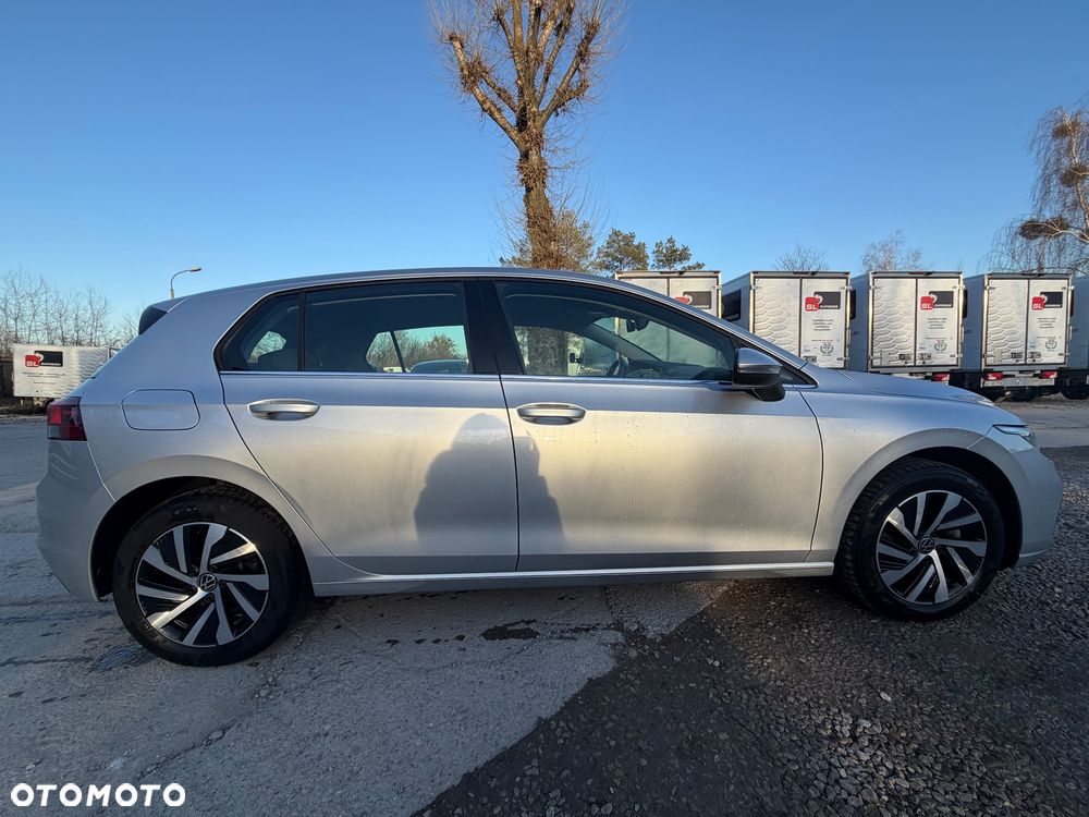 Volkswagen Golf - 11