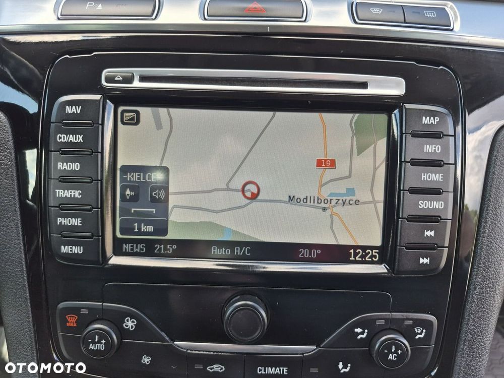 Ford S-Max - 17