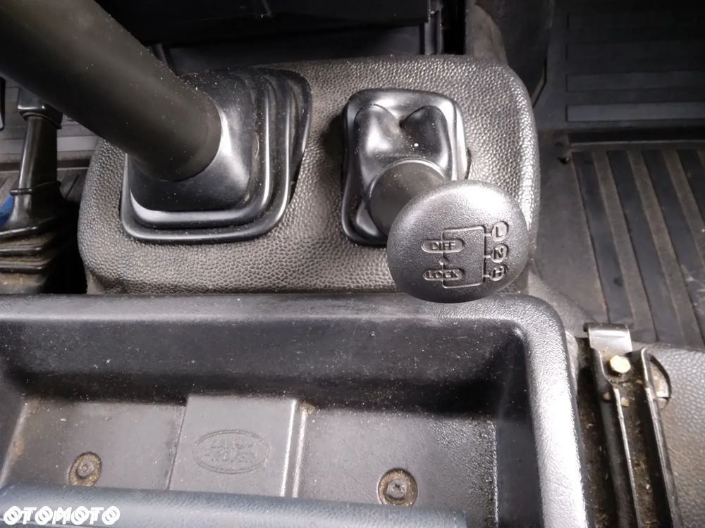 Land Rover Defender 110 2.2 TD4 E - 25