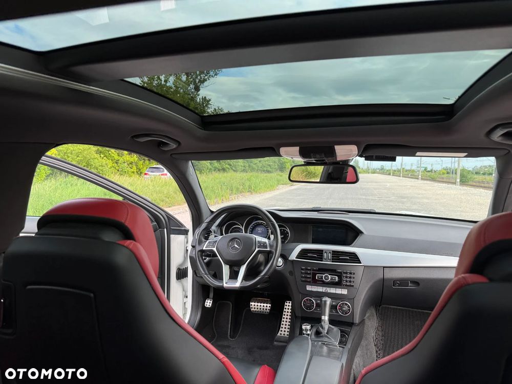 Mercedes-Benz Klasa C 63 AMG - 15