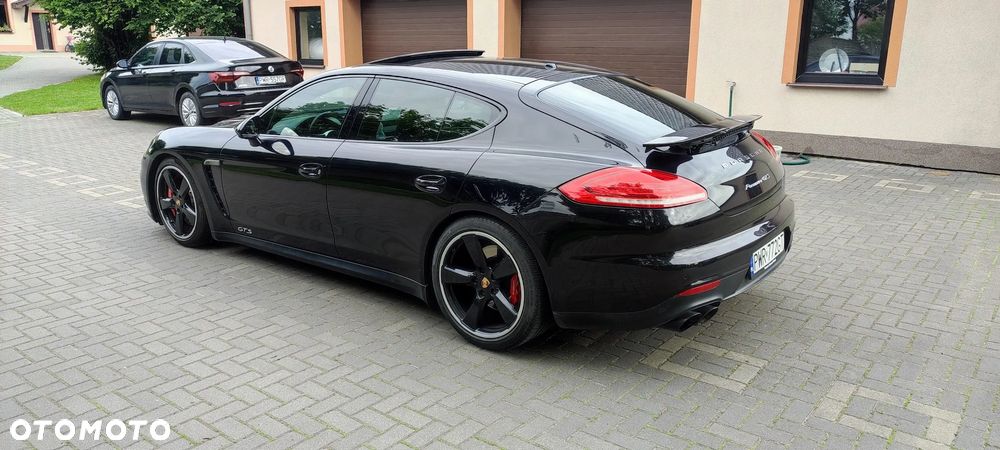 Porsche Panamera GTS - 8