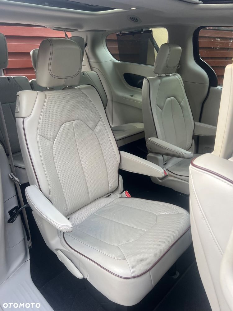 Chrysler Pacifica - 13