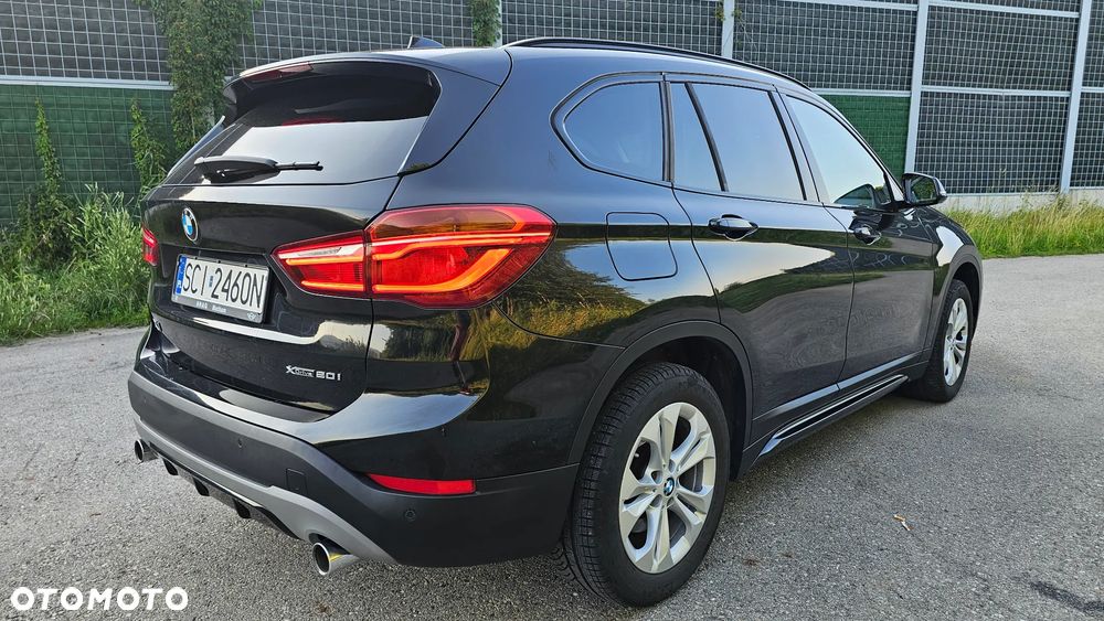 BMW X1 xDrive20i GPF Sport Line sport - 10