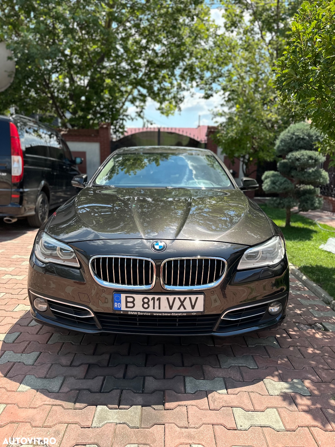 BMW Seria 5 525d xDrive AT - 2