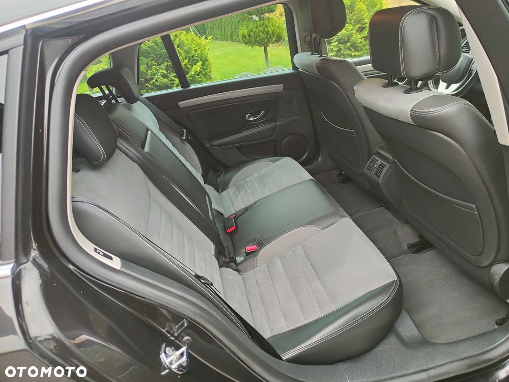 Renault Laguna dCi 150 FAP GT - 25