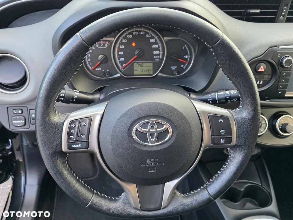 Toyota Yaris 1.0 Premium - 10