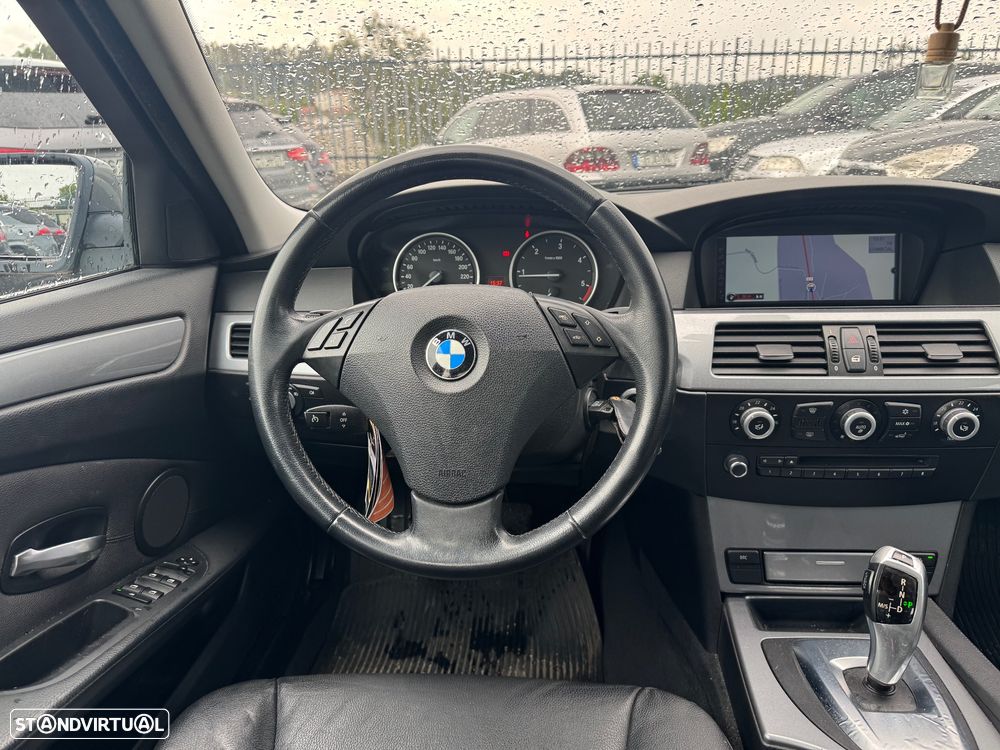 BMW 520 dA Executive - 15