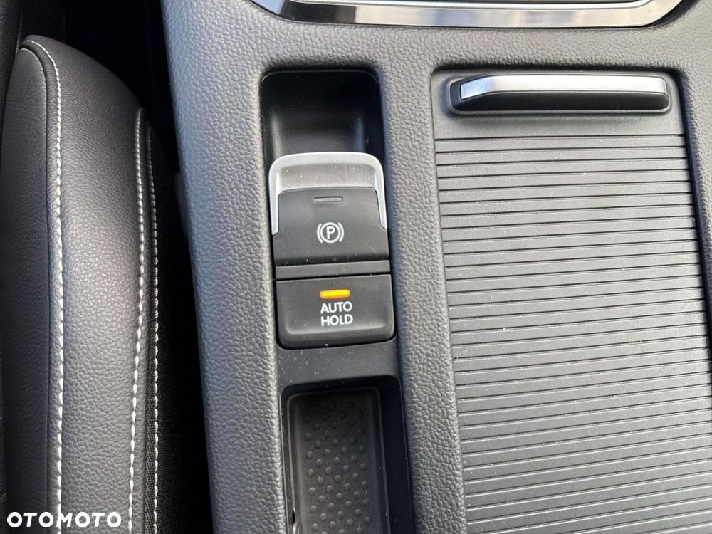 Volkswagen Passat - 31