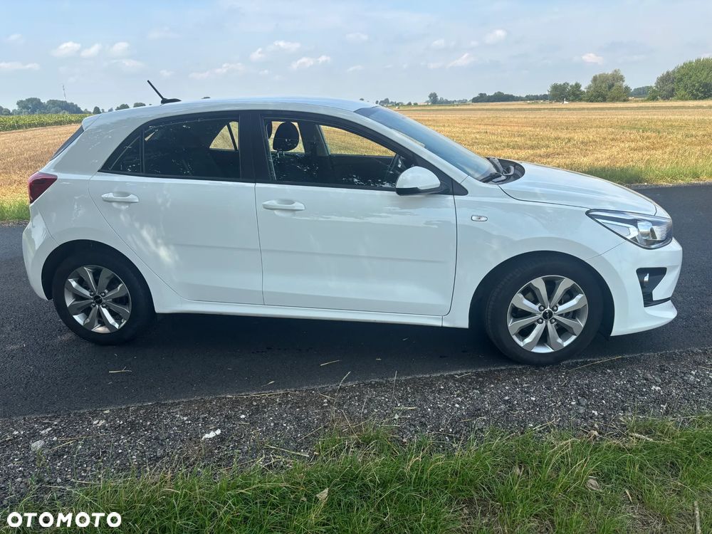 Kia Rio - 7