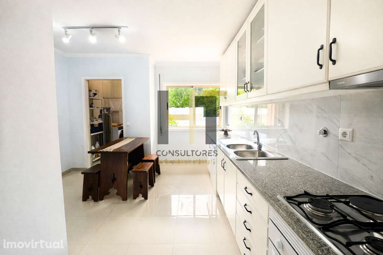 Apartamento T2 com Garagem Fechada | Frente à Escola C+S | São Romã - Grande imagem: 2/24