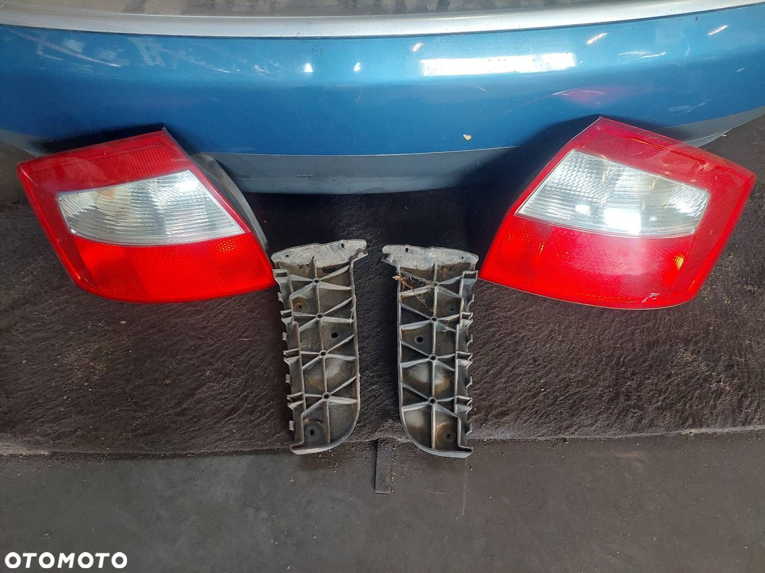 KOMPLETNY TYŁ KLAPA BAGAŻNIKA ZDERZAK TYŁ LAMPY AUDI A4 B6 SEDAN LZ5W - 2