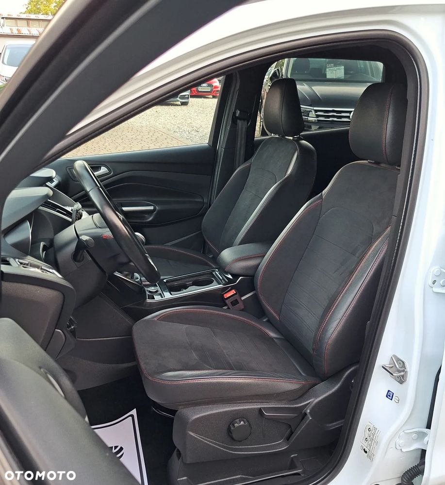 Ford Kuga 2.0 TDCi 2x4 ST-Line - 18