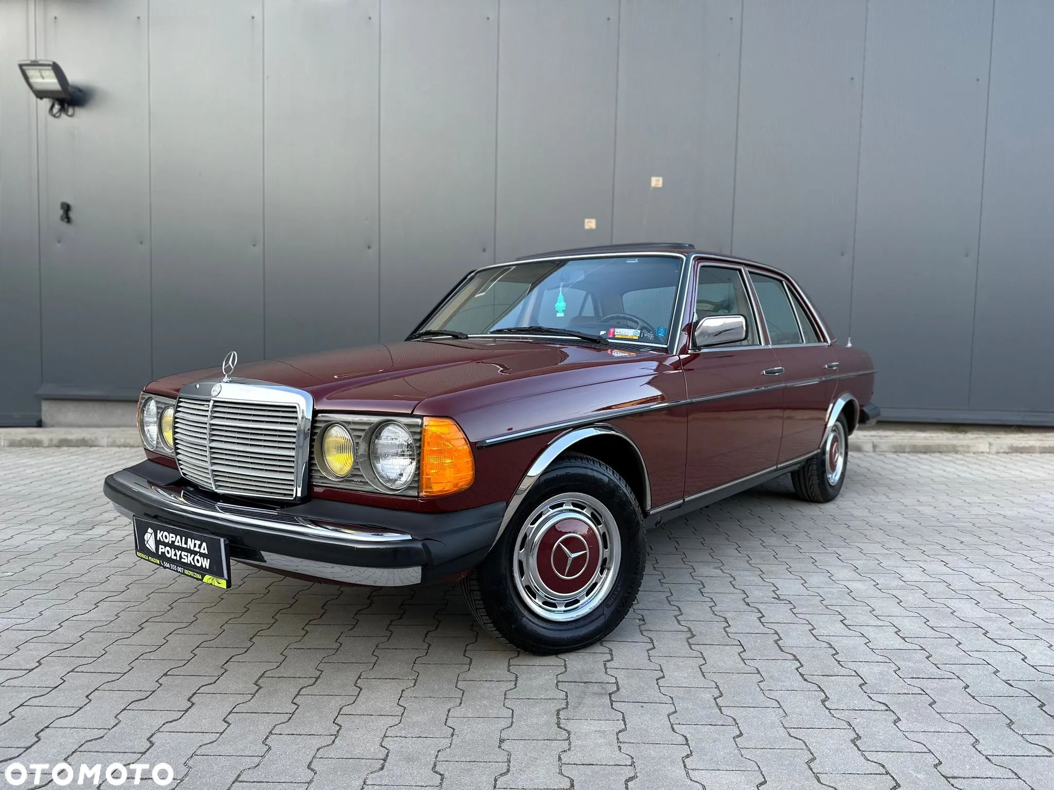 Mercedes-Benz W123 - 1