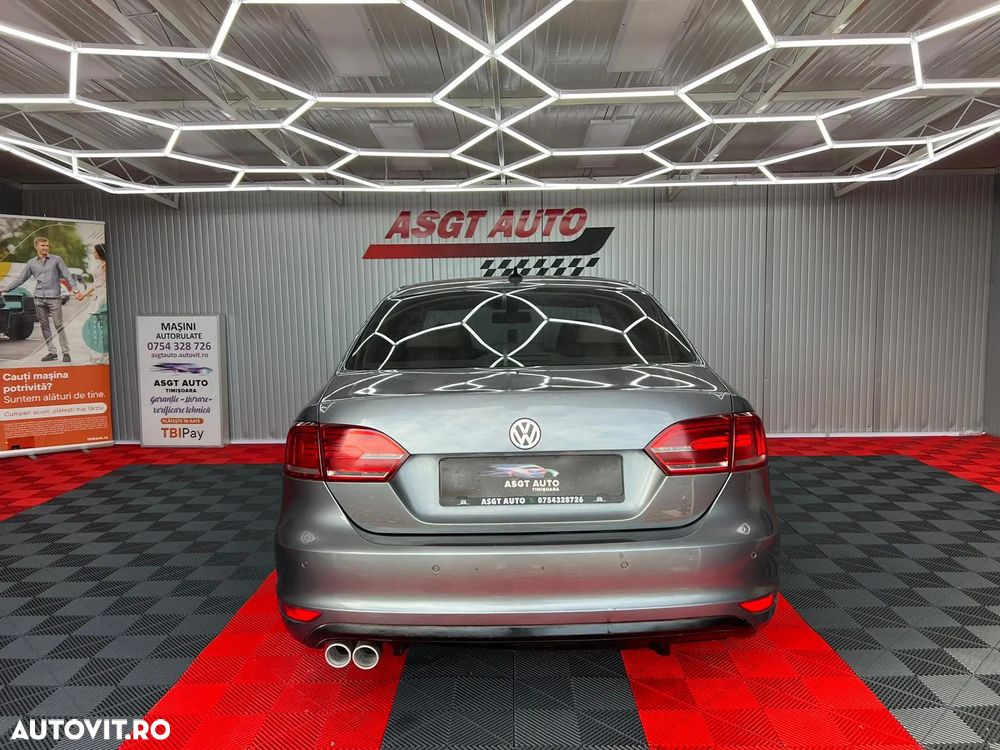 Volkswagen Jetta - 7