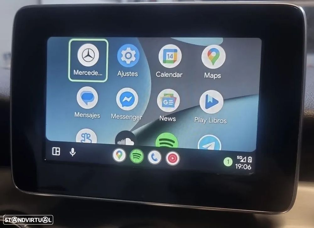 Mercedes-Benz CLA 180 d Shooting Brake AMG Line - 11