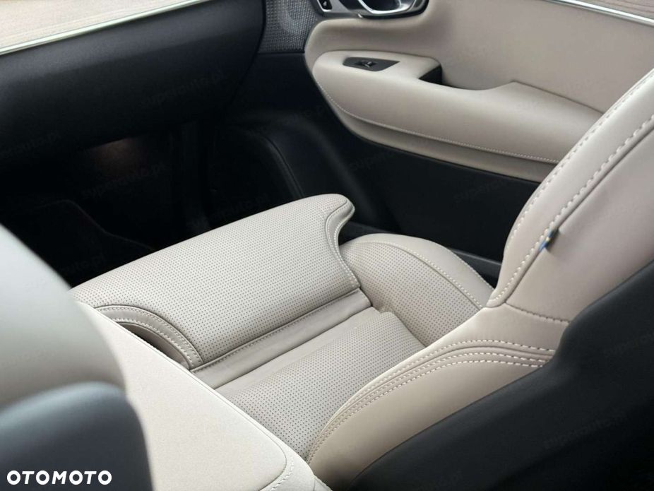 Volvo XC 90 B5 B AWD Ultra Dark 7os - 14