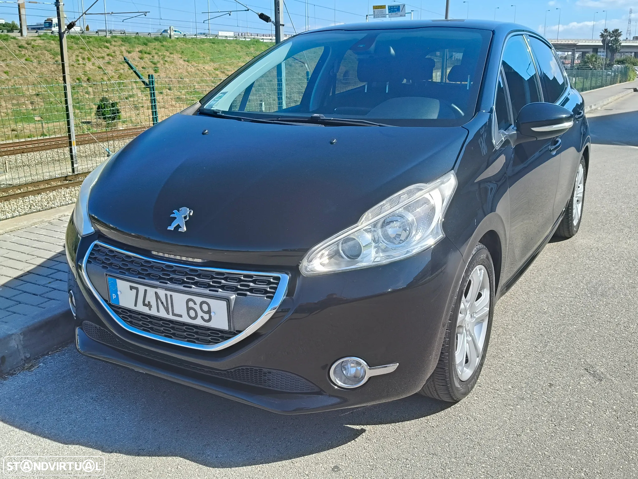 Peugeot 208 1.2 VTi Allure - 2