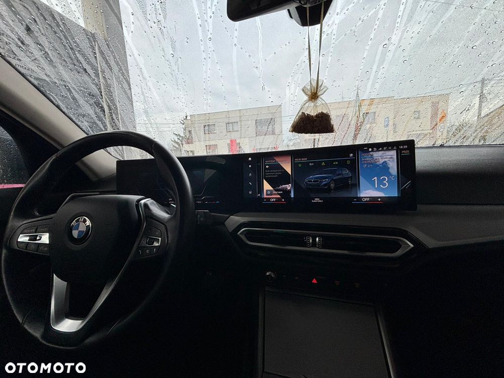 BMW Seria 3 318d MHEV - 12