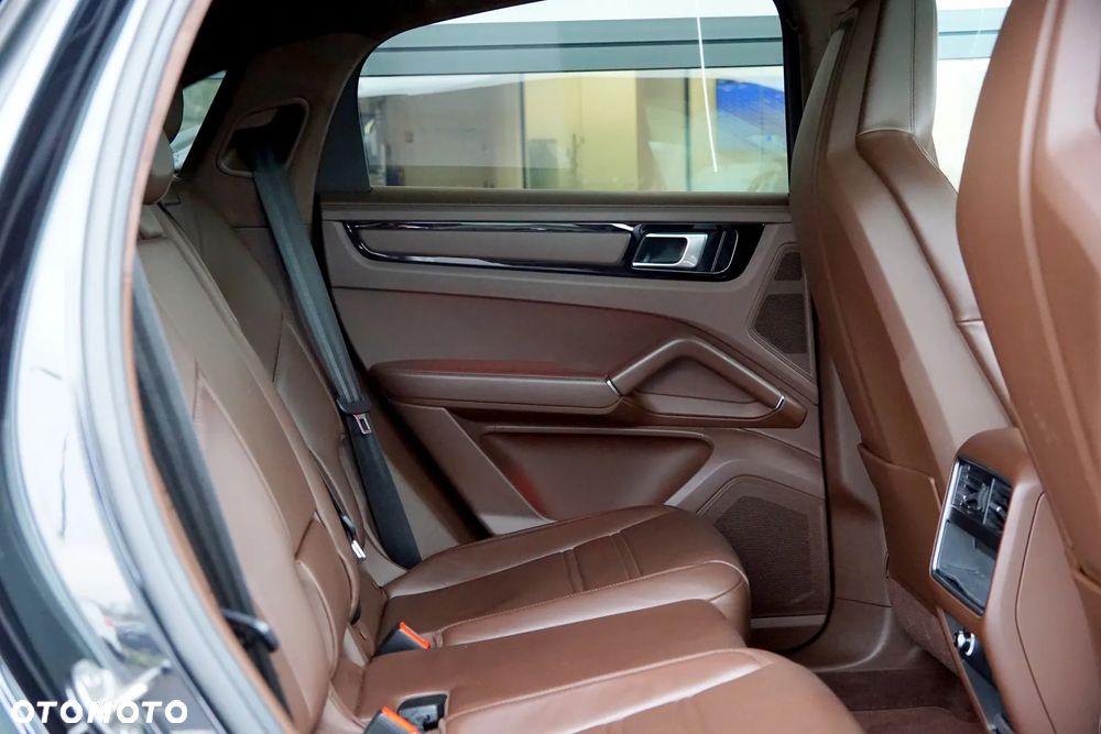 Porsche Cayenne GTS Tiptronic S - 25