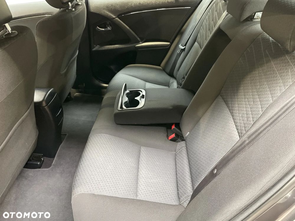 Toyota Avensis 2.0 Sol plus - 16