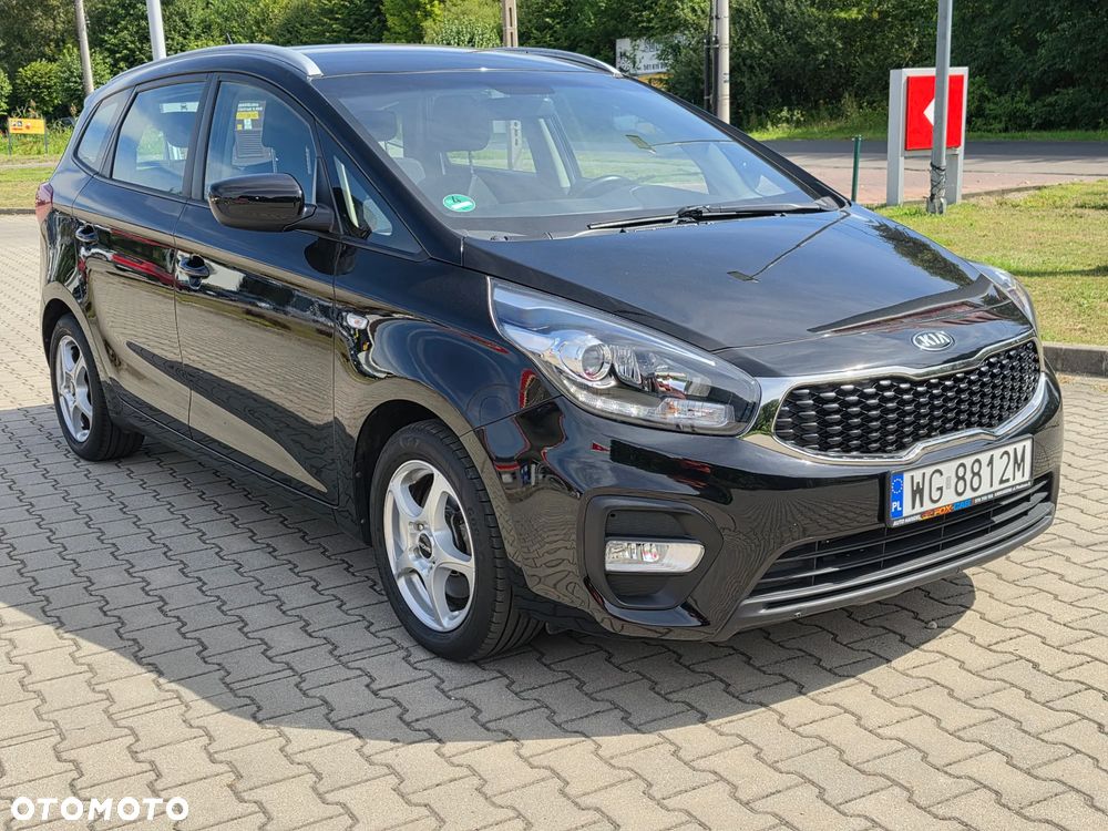 Kia Carens 1.6 GDI Dream Team Edition - 1