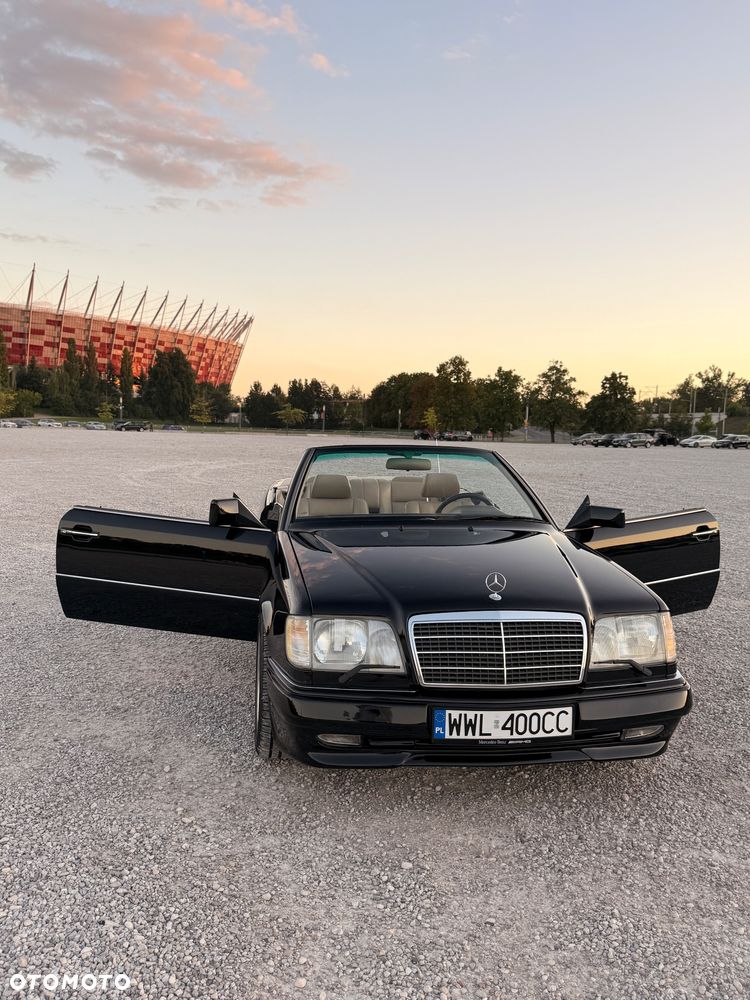 Mercedes-Benz Klasa E 320 - 21