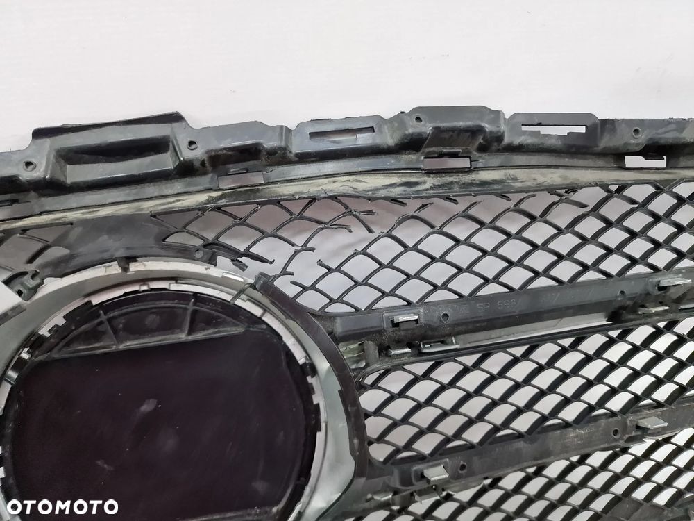 MERCEDES C-KLASSA W205 ATRAPA / GRILL PRZEDNI PRZÓD + ZNACZEK / LOGO POD RADAR , NR A2058803783 , NR AUKCJI GL180 - 17