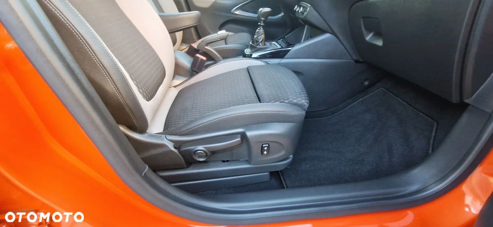 Opel Crossland X 1.2 T Design Line S&S - 29