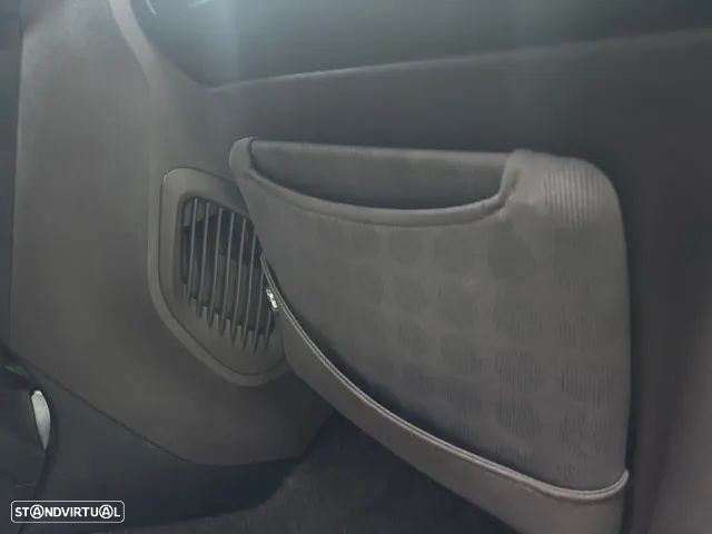 Toyota iQ 1.0 VVT-i - 11