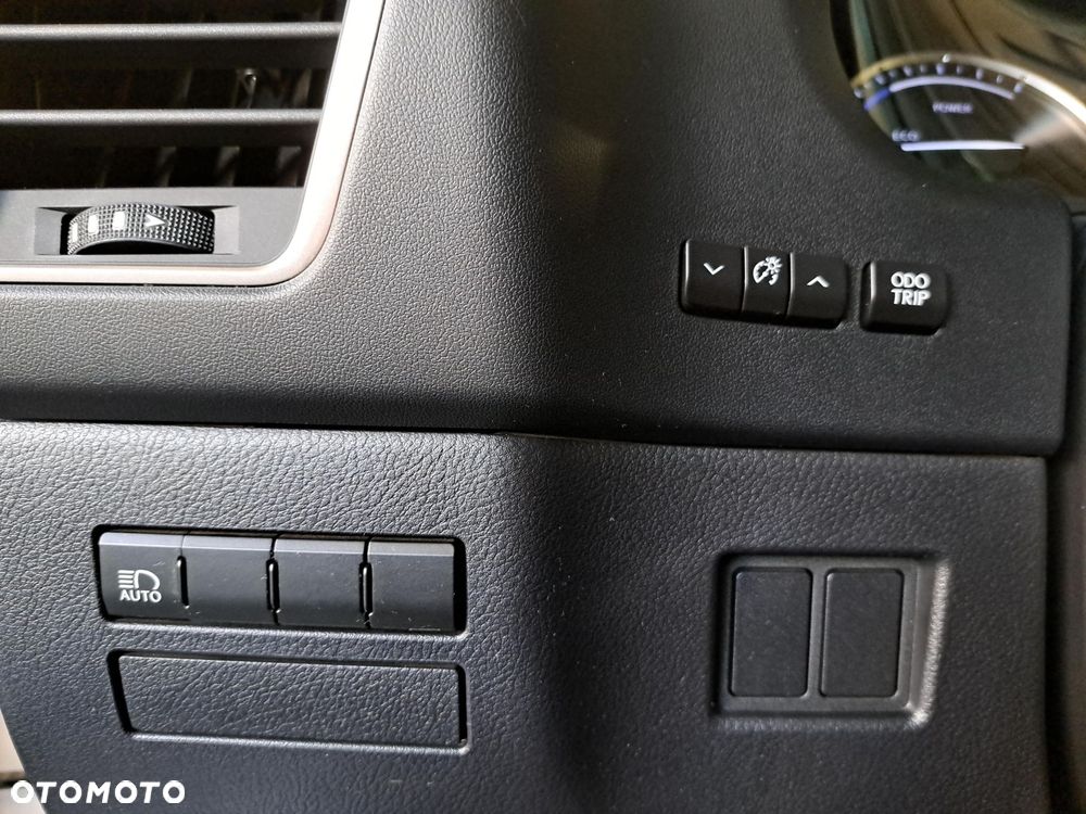 Lexus NX 300h Elegance AWD - 32